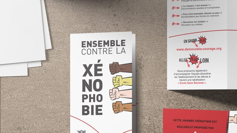 brochure 3 volets Leo Lagrange lutte contre xénophobie